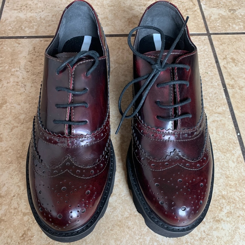 Brand New Women Oxford Shoes Size 6.5